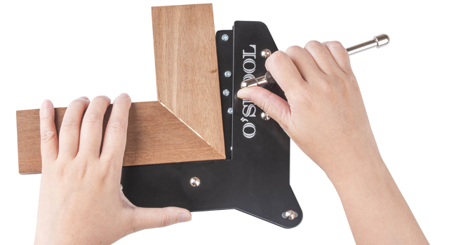 O'SKOOL Miter Max Corner Clamp for Woodworking, Making