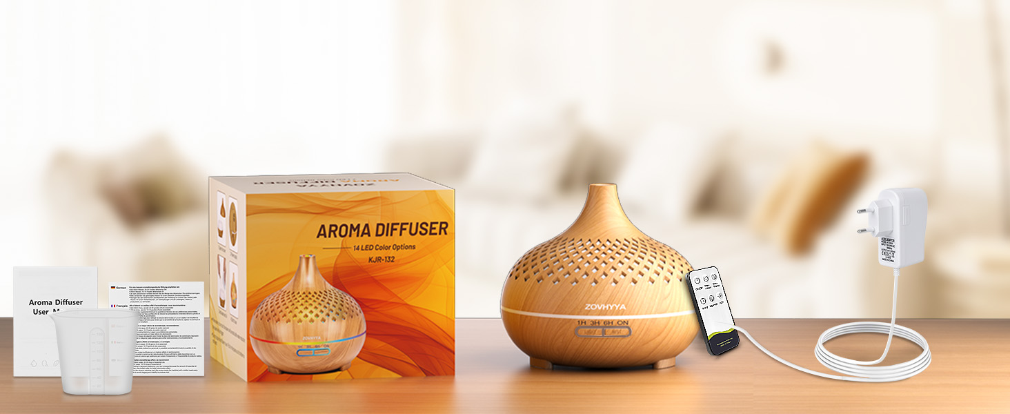 een aromatherapie-diffuser naast een kleine klok