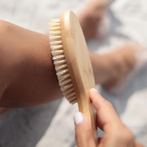 vegan dry brush, exfoliating dry skin, ayurveda, travel skincare, anti aging, lymphatic massage