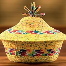 Round basket with loo-handled lid