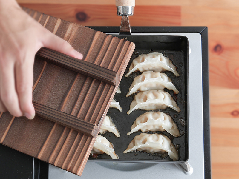 Amazon | 卵焼き器 木蓋セット 鉄 リバーライト 極 JAPAN 玉子