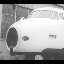 試作車、街を行く