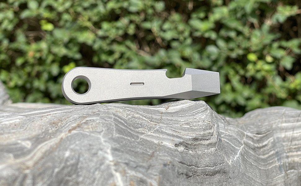 Titanium EDC Pry Bar Bottle Opener Keychain Pocket Pry Bar EDC Mini