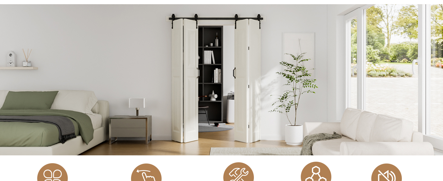 Heller, moderner Wohnraum mit weißen Wänden und großen Fenstern, in dessen Mittelpunkt ein Holzofen steht.