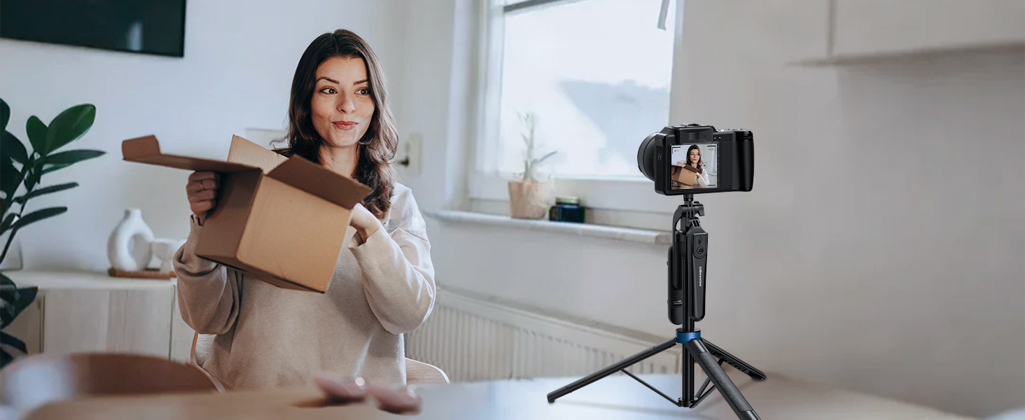 Adjustable tripod