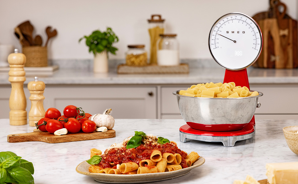 kmeg様 Amazon.com: SMEG Retro-Style Analog & Digital Kitchen Scale