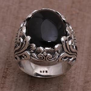Novica Handmade Floral Sterling Silver Onyx Cocktail Ring  Hecha a mano Plata esterlina Ónix Anillo