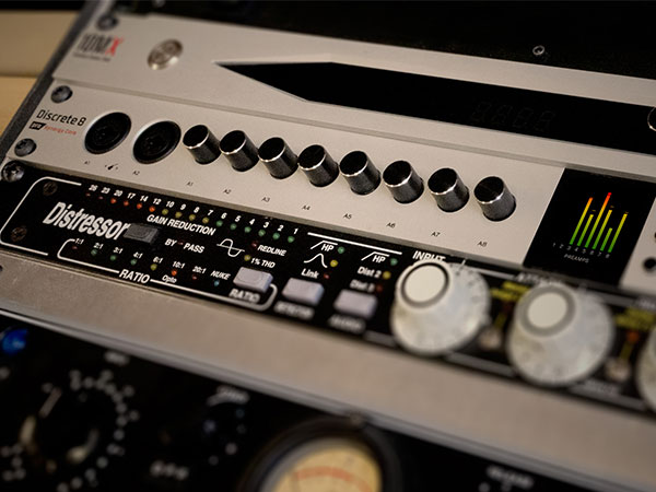 極美品　Antelope Discrete 8 Pro Synergy Core Discrete 8 Pro Synergy Core | Antelope Audio