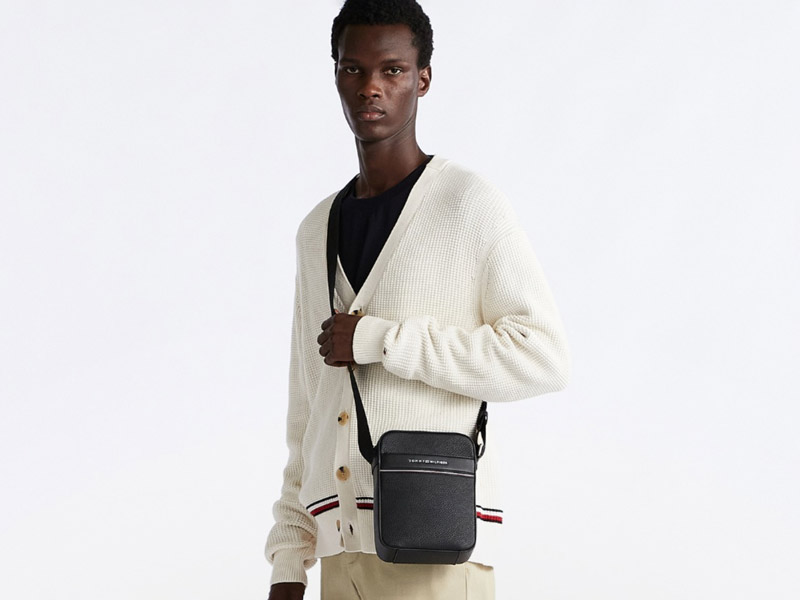 新品未使用  コープミニリポーターバッグ TOMMY HILFIGER ウエストポーチ コープミニリポーターバッグ