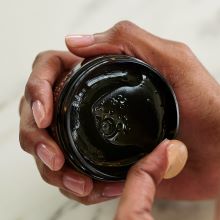 Pomade consistentie, lichte textuur