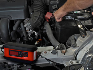 Schumacher SP1356 3A 6V/12V Fully Automatic Battery Charger and Maintainer