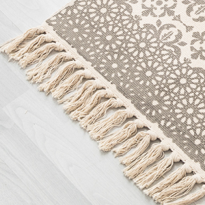 rug witht tassels