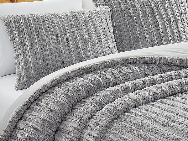Amazon.com: UGG Full/Queen Comforter Set with 2 Pillow Shams