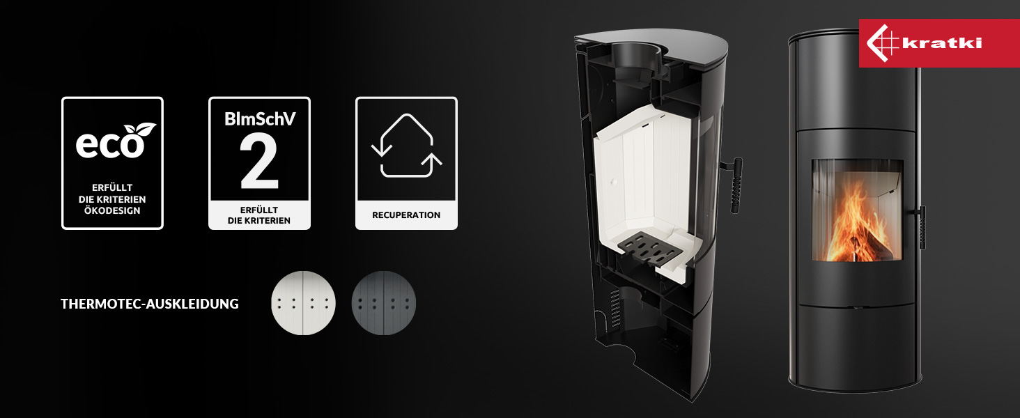 Holzofen mit Glasfront und umweltfreundlichen Eigenschaften. Das Display enthält Symbole für Energieeffizienz, Brenndauer und nachhaltigen Betrieb