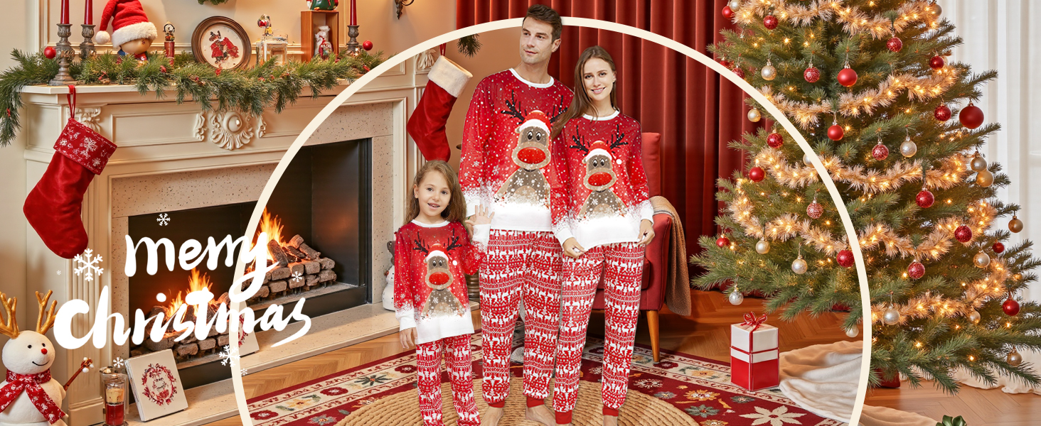 El texto dice «Feliz» y «Navidad». Escenas de temática navideña que muestran un árbol de Navidad decorado y atuendos familiares rojos a juego.