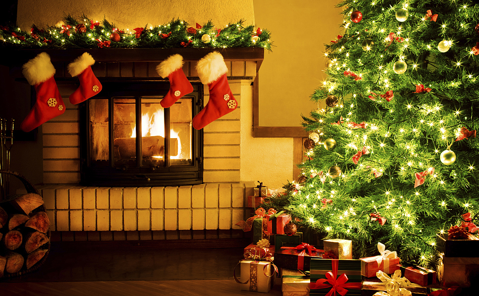 Ureprism 6ft/1.8m Artificial Christmas Tree with 650 Tips, Includes