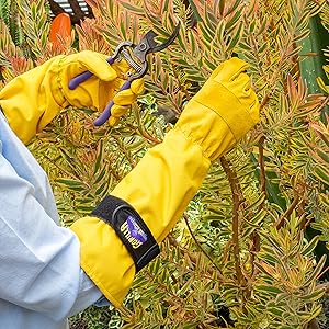 gorilla easy connect pruning gloves
