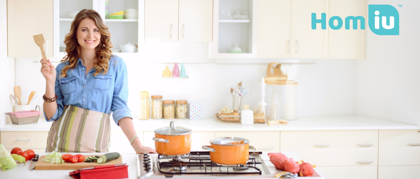 Glass food container with lids