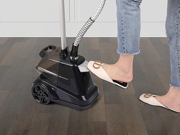 foot Foot pedal power control is ergonomically designed for convenient and easy access.