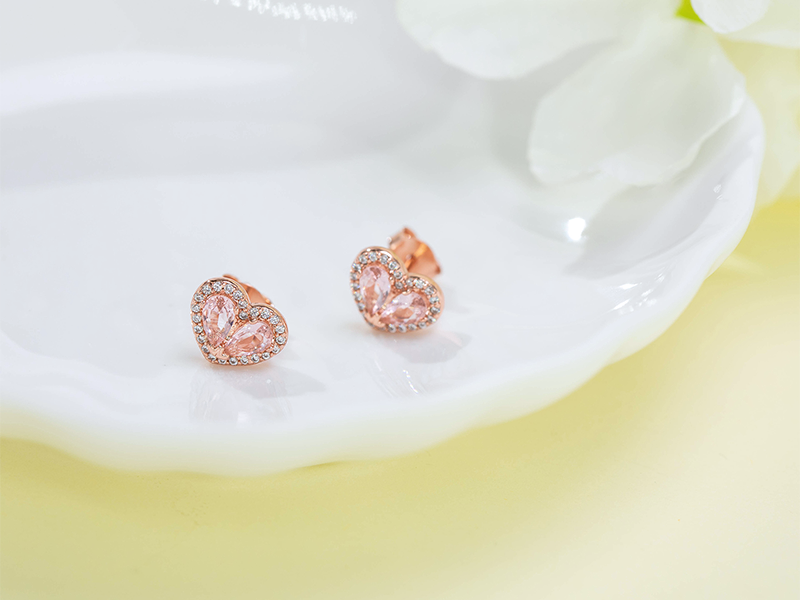 BIAL★PT900★金属アレルギーでも着用可能★モルガナイト★ 大人気】《4月誕生石》モルガナイト 桜 花びら ネックレス 14kgf