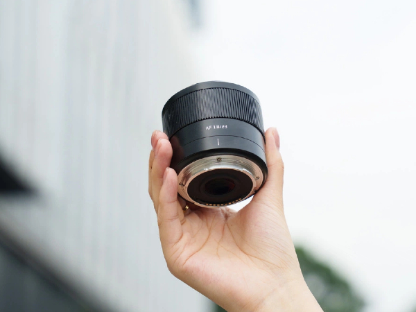 【新品未使用品】TTartisan AF 23mm F1.8 ブラック Amazon.co.jp: TTArtisan AF 23mm F1.8 Eマウント APS-C 単焦点