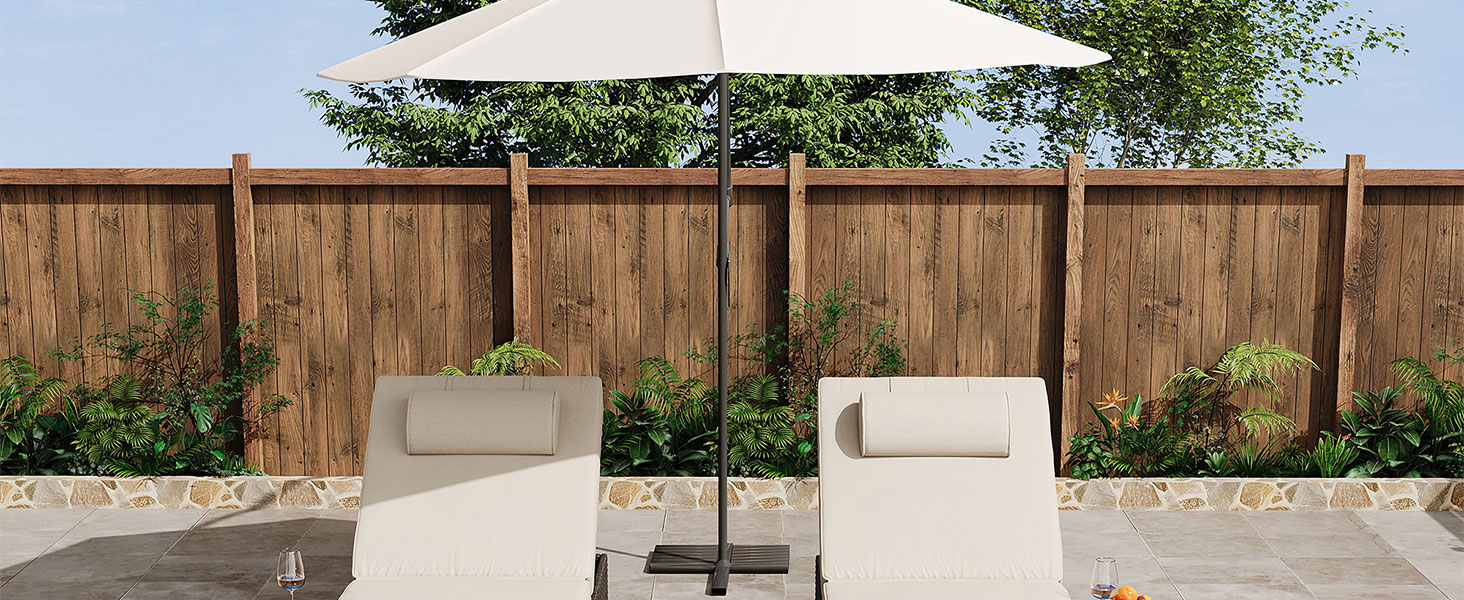 pool lounge chairs