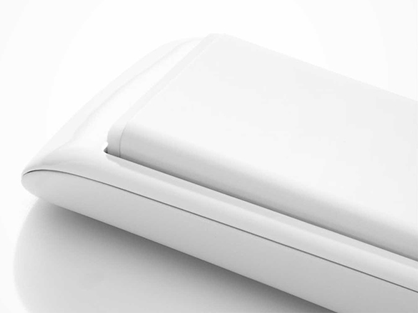 Closeup of the T3 Lucea ceramic plates