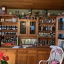 Herbal-medicine-healing-with-medicinal-herbs-remedies-home-apothecary