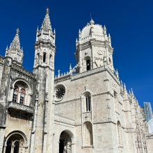 An image of the Jerónimos Monastery