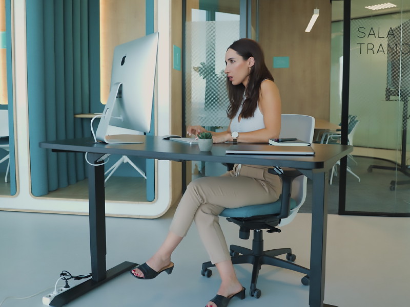 Maidesite live電動昇降デスク Amazon | Maidesite live 電動式昇降デスク スタンディングデスク 140