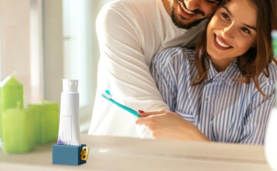Manual Toothpaste Squeeze Artifact