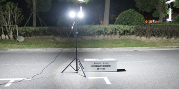 ☆LED移動式工事用照明 LD-01ZJ 値下げ☆ Amazon.co.jp: グッド・グッズ LED 100W 10000LM ワークライト