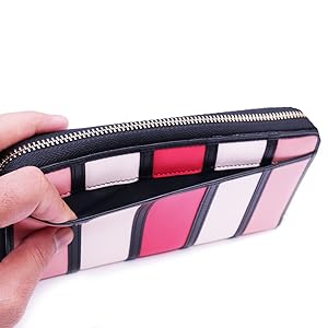 大容量でも使いやすいレディース財布