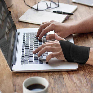 Typing office computer driving sleeping sitting cutting mixing knuckles computer work drawing cut 