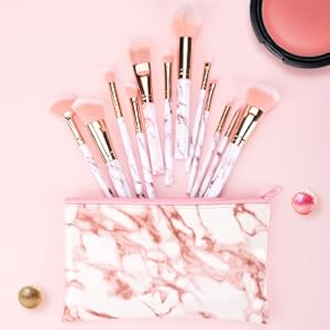 So reinigen sie das make up pinsel set？