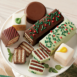 Petits fours, pastries