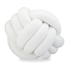 Knotted pillow