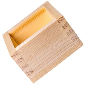 春日大社檜皮釉 盃 春日大社 西尾楽斎 杯 ぐい呑 酒器 陶器 木箱 春日大社檜皮釉 盃 春日大社 西尾楽斎 杯 ぐい呑 酒器 陶器