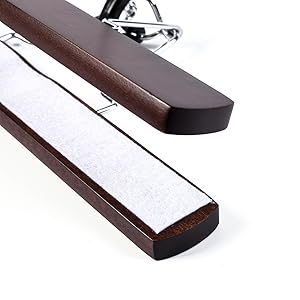 型崩れを防止する木製ズボンハンガー、滑らない360°回転機能 Amazon.co.jp: Amber Home 天然木製ズボンハンガー 10本組