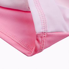 Exquisite cutting on the swimwear hem