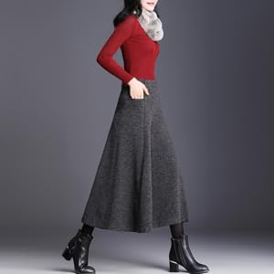 秋冬から春までヘビロテ出来る万能デザインニット。 着回しが効く無地デザインが使いやすく、デイリーユースにおすすめです。