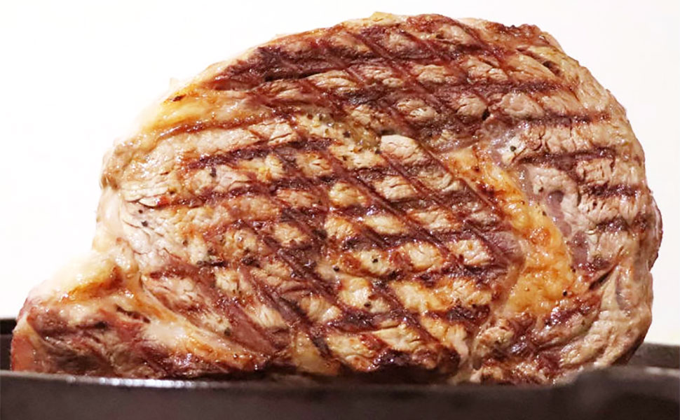 Amazon グルメソムリエ ナチュラルビーフ リブロースステーキ 500g 超厚切り 5cm アンガス牛 ニュージーランド お肉を美味しくする塩 焼き方説明書付 グルメソムリエ 牛肉 通販