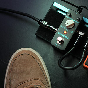 SONICAKE Echo Rain Analog-Style Hybrid Digital Delay Guitar Effects Pedal