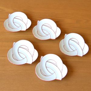 Amazon | 正月 食器 和食器 小皿 縁起物 有田焼 朱線むすび 小皿
