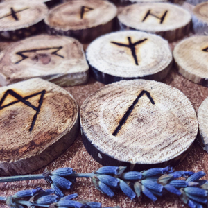 runes pendant