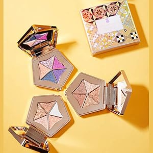 Rich Colors & Highly pigmented 