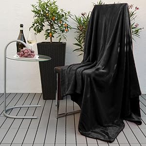 schwarze microfaserdecke 