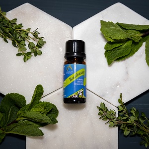 clearing blend of eucalyptus tea tree cajeput peppermint niaouli for steam inhalations diffusers etc