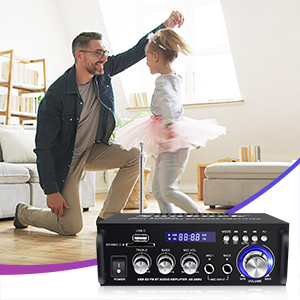 Enjoy sweet music with baby, it will be the happiest life