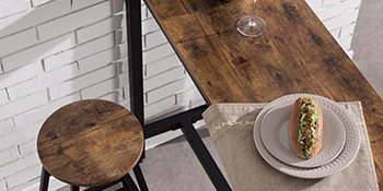 A sturdy grey pixel.